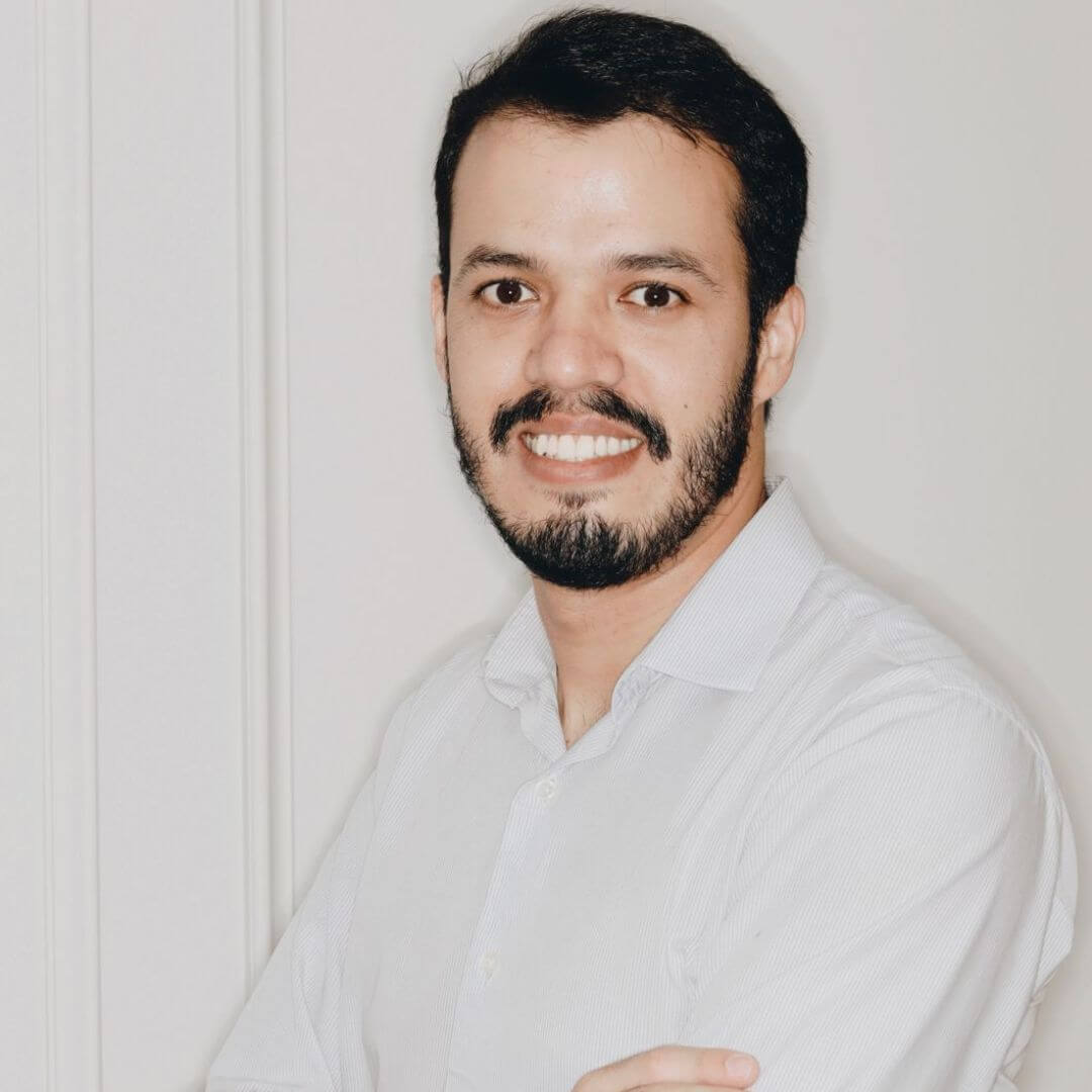 Esdras Façanha - Cirurgião Buco-Maxilo-Facial | CRO SP 120095