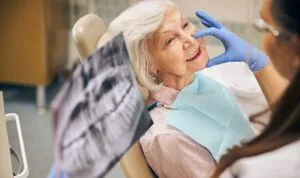 Odontogeriatria no Jardim Bonfiglioli como é a primeira consulta do idoso na clínica - Clínica Odontológica Andréa Ávila – Jardim Bonfiglioli, Butantã, São Paulo